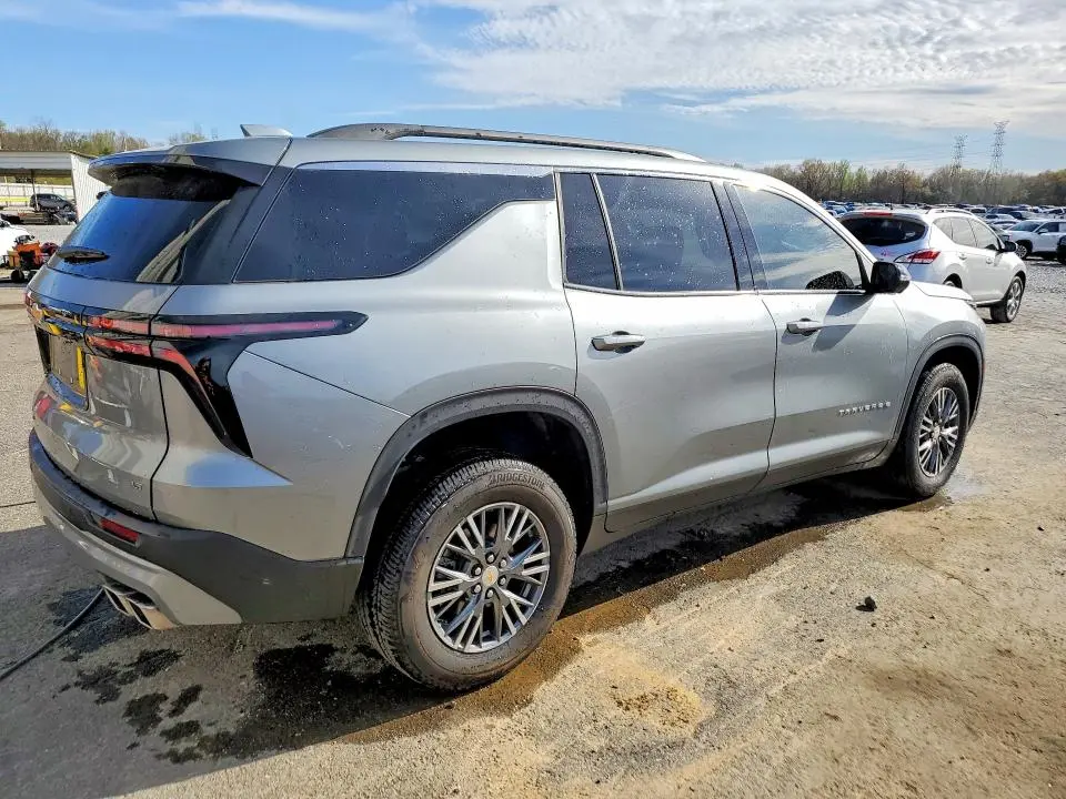 2024 CHEVROLET TRAVERSE LT  