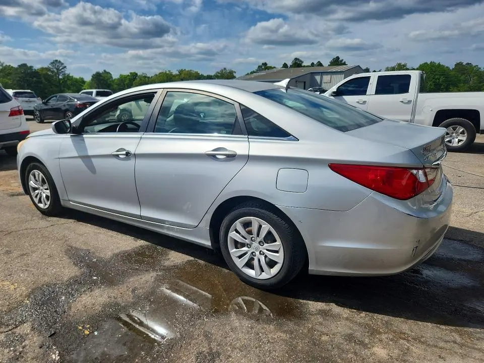 2011 HYUNDAI SONATA GLS  