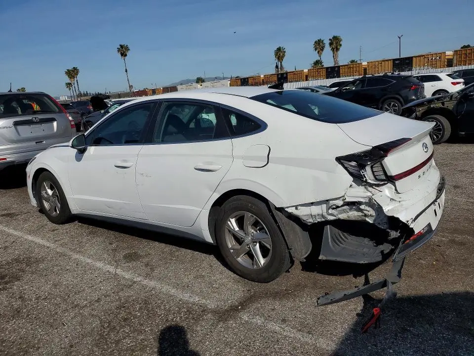 2022 HYUNDAI SONATA SE  