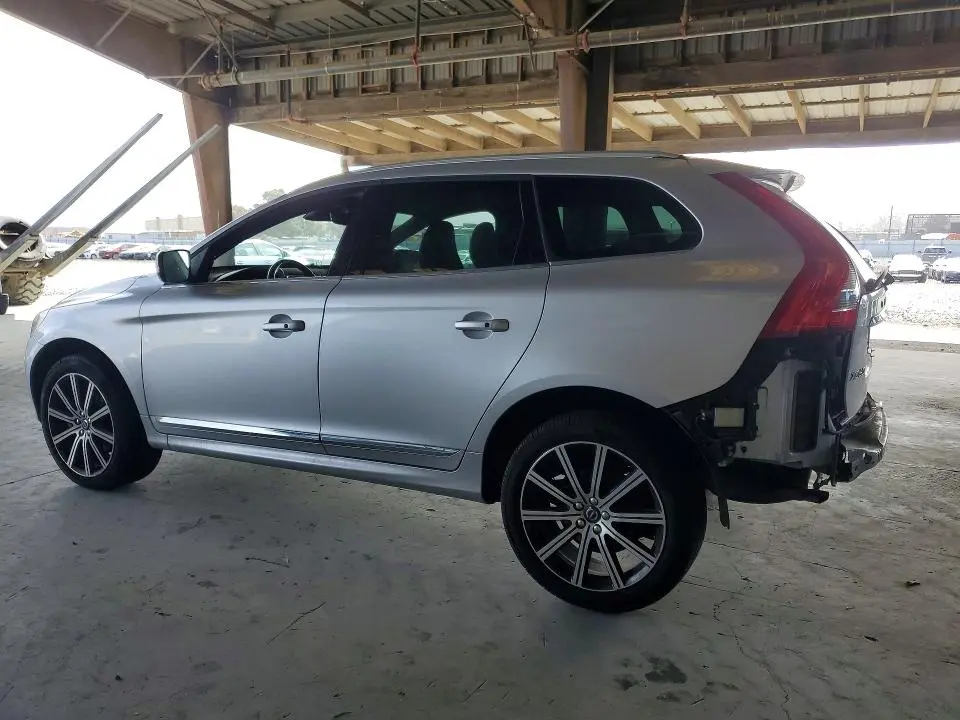 2016 VOLVO XC60 T6 PLATINUM  
