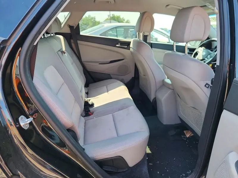 2017 HYUNDAI TUCSON SE  