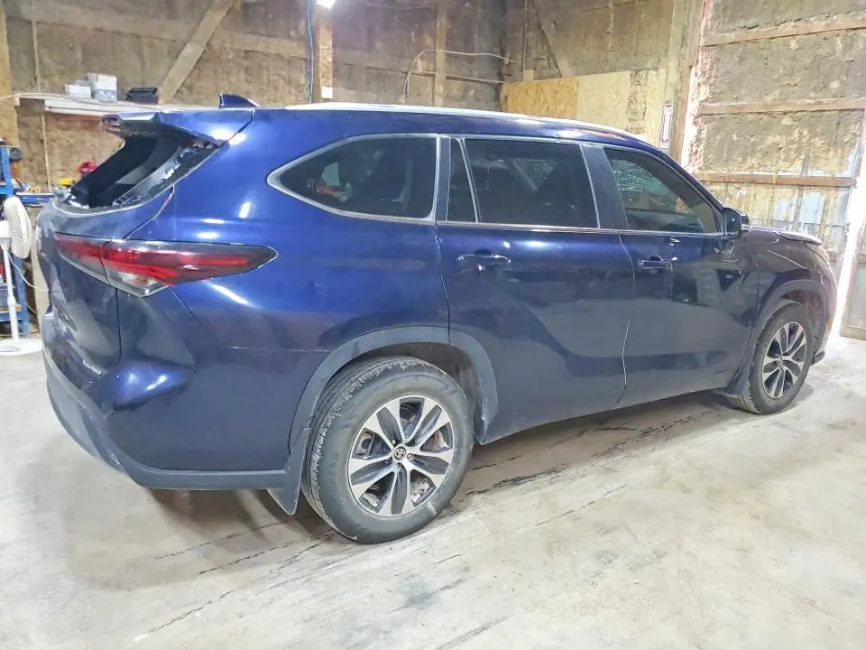 2024 TOYOTA HIGHLANDER XLE  