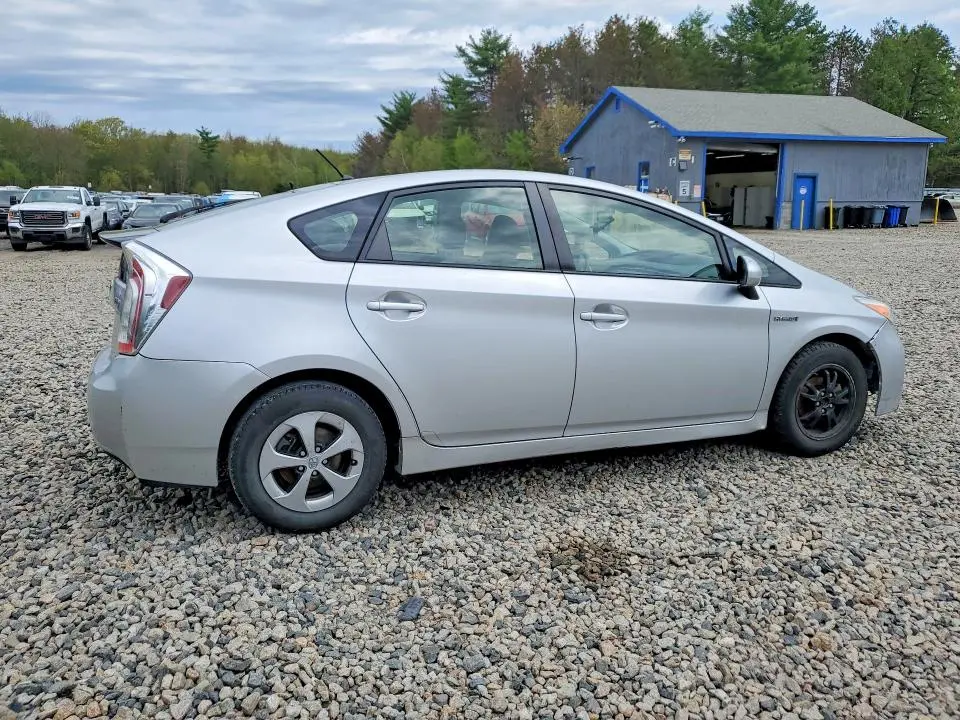 2013 TOYOTA PRIUS TWO  