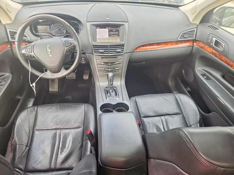 2019 LINCOLN MKT   