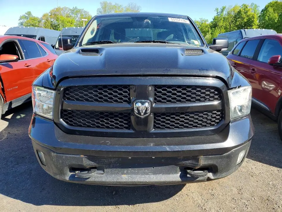 2015 RAM 1500 SLT  