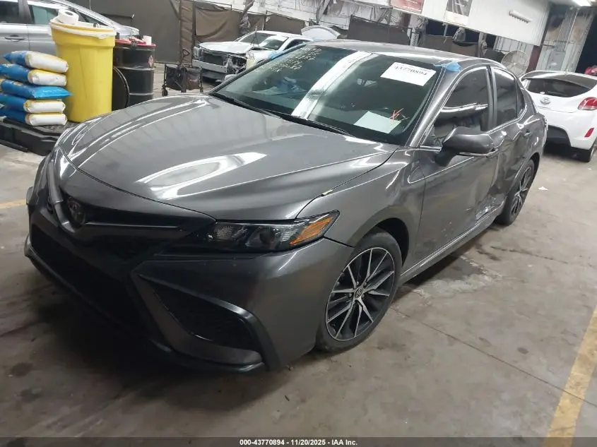 2024 TOYOTA CAMRY SE