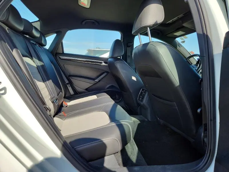 2018 VOLKSWAGEN PASSAT GT  
