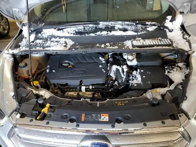 2017 FORD ESCAPE SE  