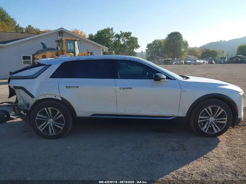 2024 CADILLAC LYRIQ LUXURY W/1SC