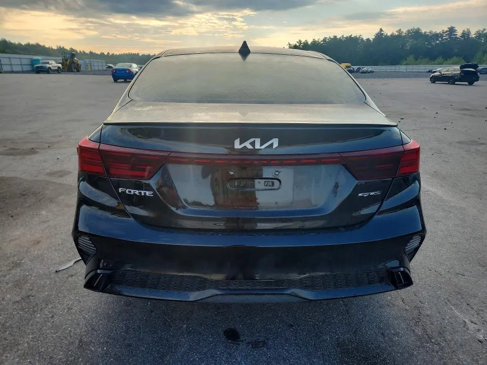 2024 KIA FORTE GT LINE  