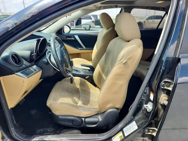 2010 MAZDA 3 S  