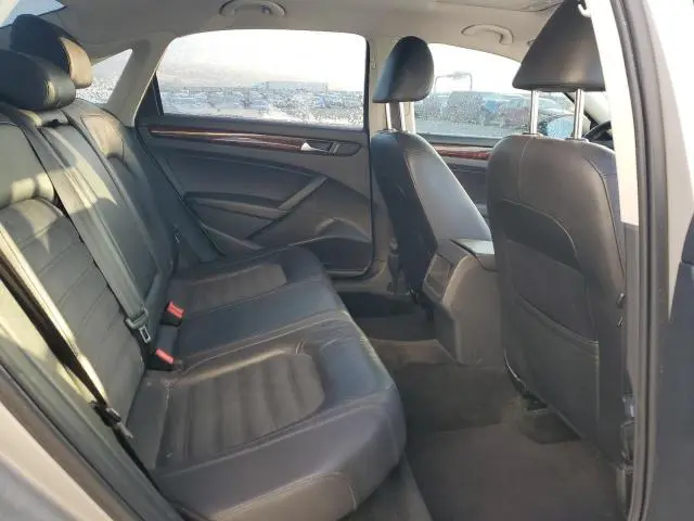 2012 VOLKSWAGEN PASSAT SEL  