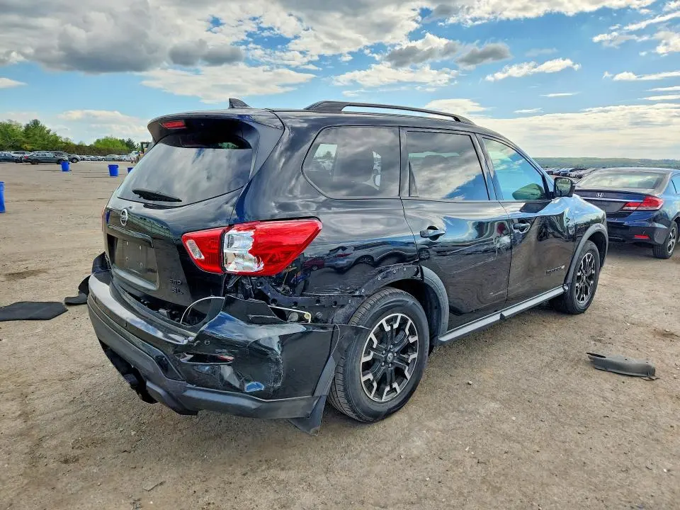 2019 NISSAN PATHFINDER SL  