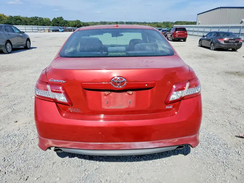 2011 TOYOTA CAMRY SE  