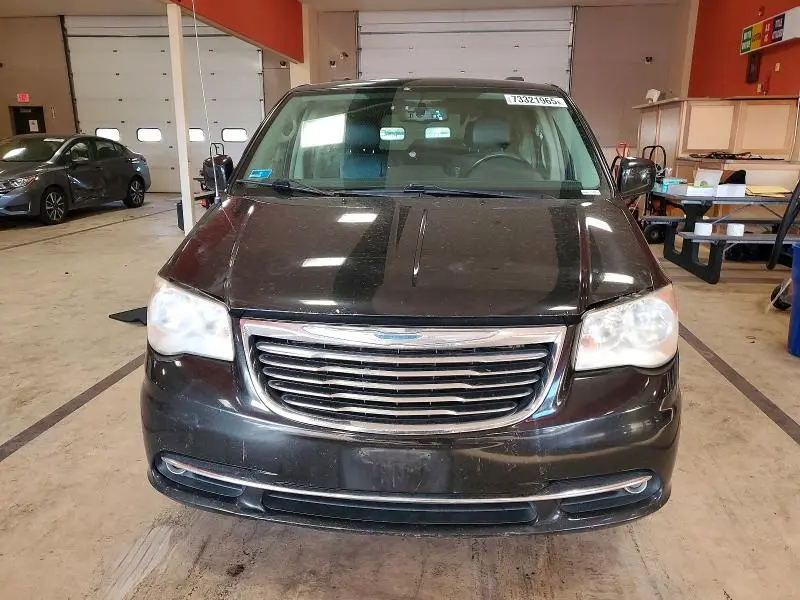 2013 CHRYSLER TOWN & COUNTRY TOURING  