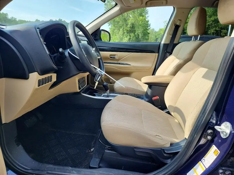 2019 MITSUBISHI OUTLANDER SE  