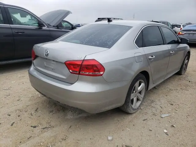 2013 VOLKSWAGEN PASSAT SE