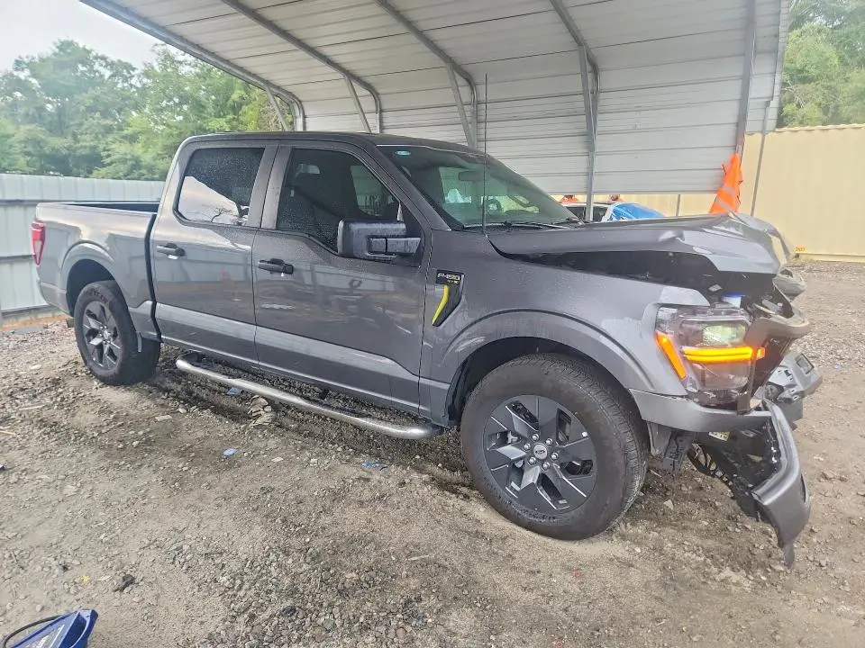 2025 FORD F150 STX  