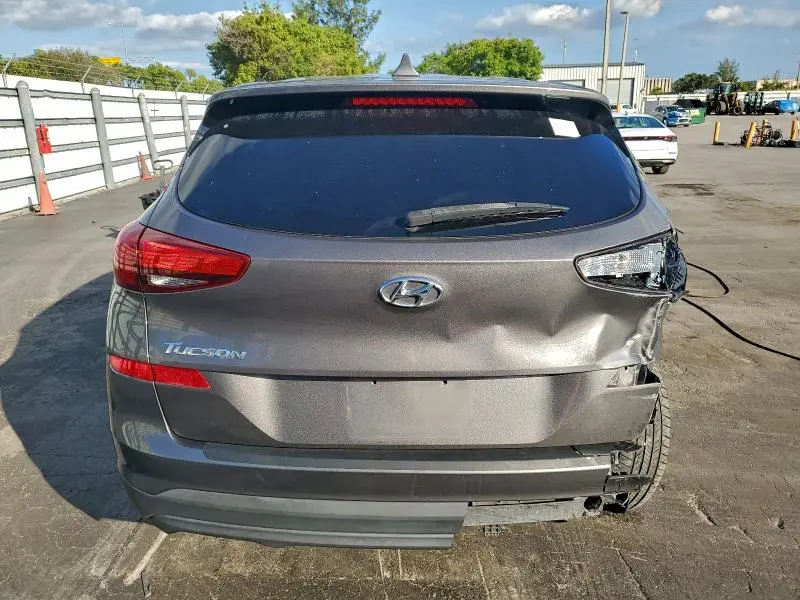 2020 HYUNDAI TUCSON SE  