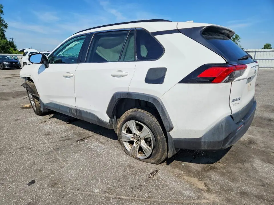 2021 TOYOTA RAV4 XLE  