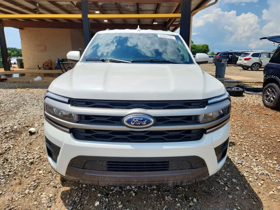 2024 FORD EXPEDITION XLT  