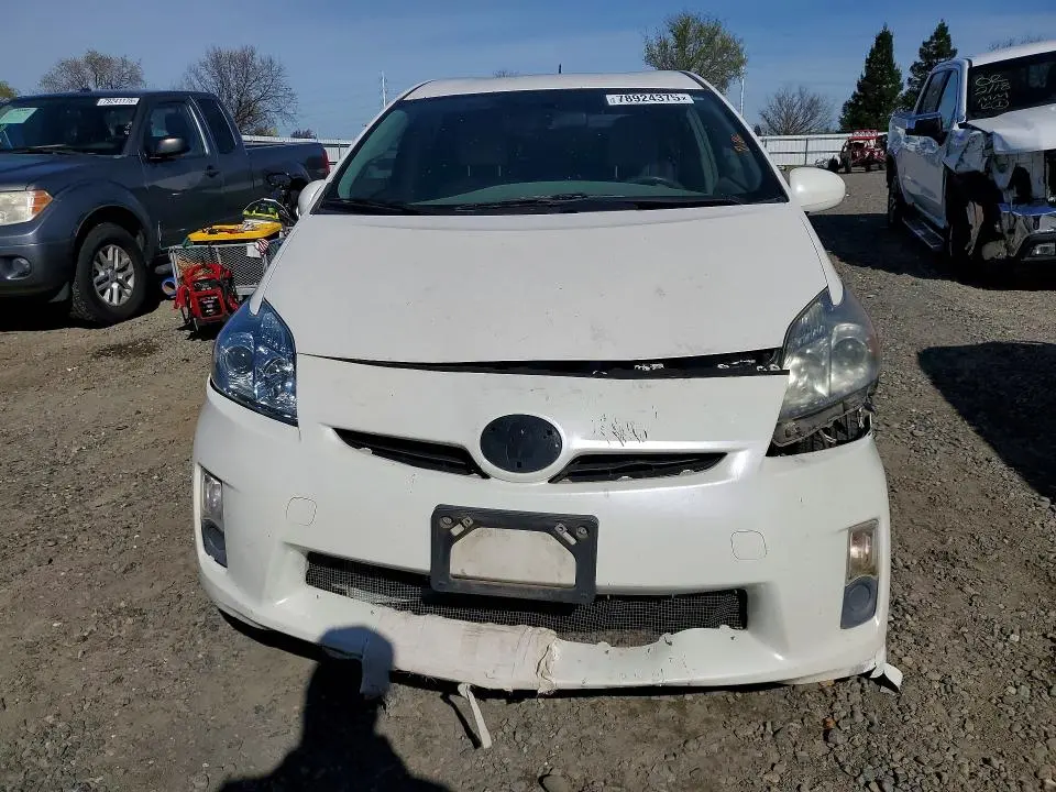 2010 TOYOTA PRIUS III  