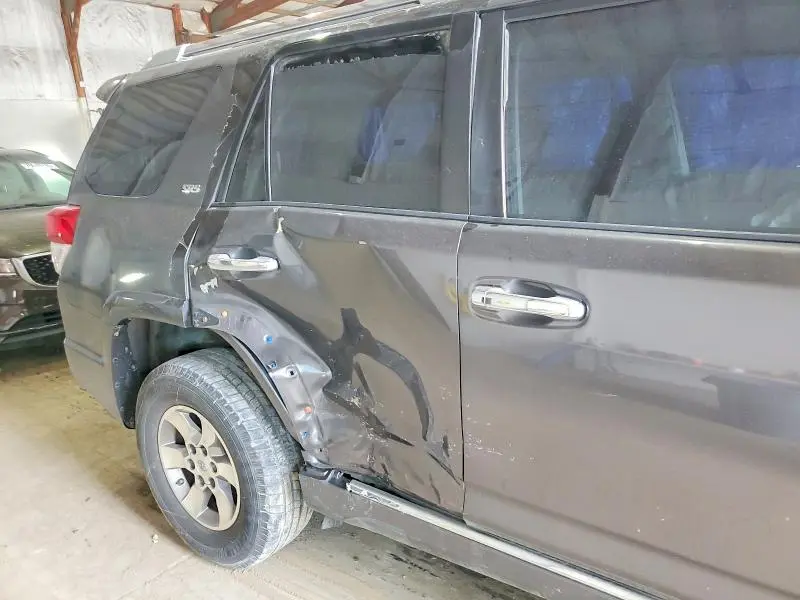 2010 TOYOTA 4RUNNER SR5  