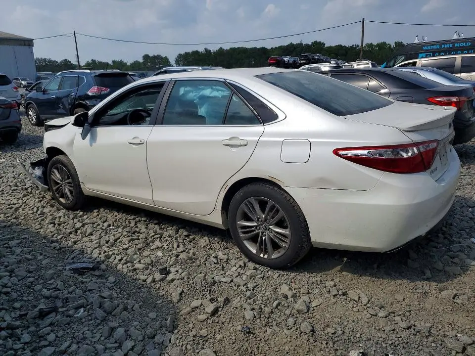 2016 TOYOTA CAMRY SE  