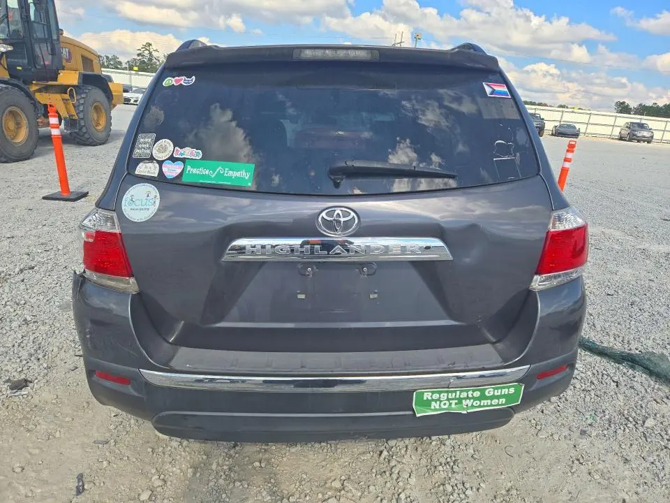 2013 TOYOTA HIGHLANDER PLUS  