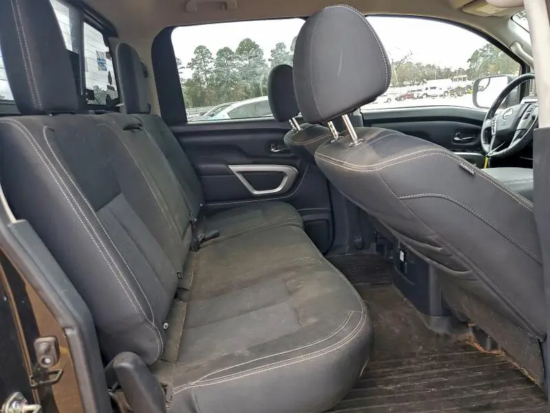 2018 NISSAN TITAN SV  