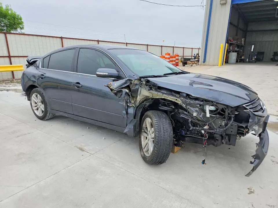 2011 NISSAN ALTIMA SR  
