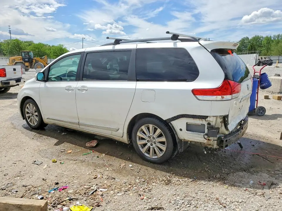 2013 TOYOTA SIENNA LIMITED 7-PASSENGER  