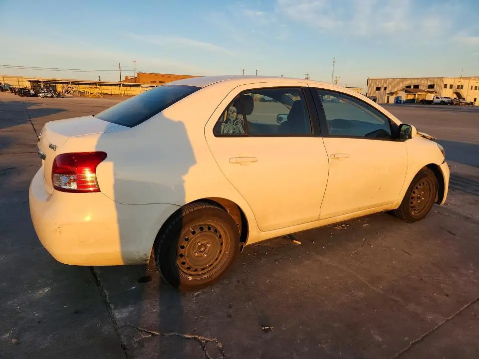 2010 TOYOTA YARIS BASE  