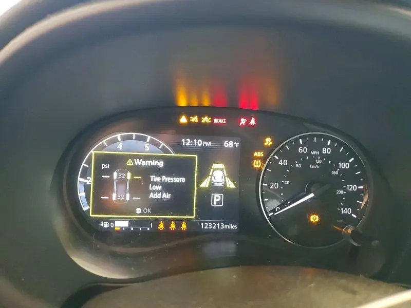 2021 NISSAN KICKS SV  