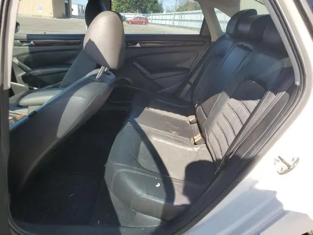 2012 VOLKSWAGEN PASSAT SEL