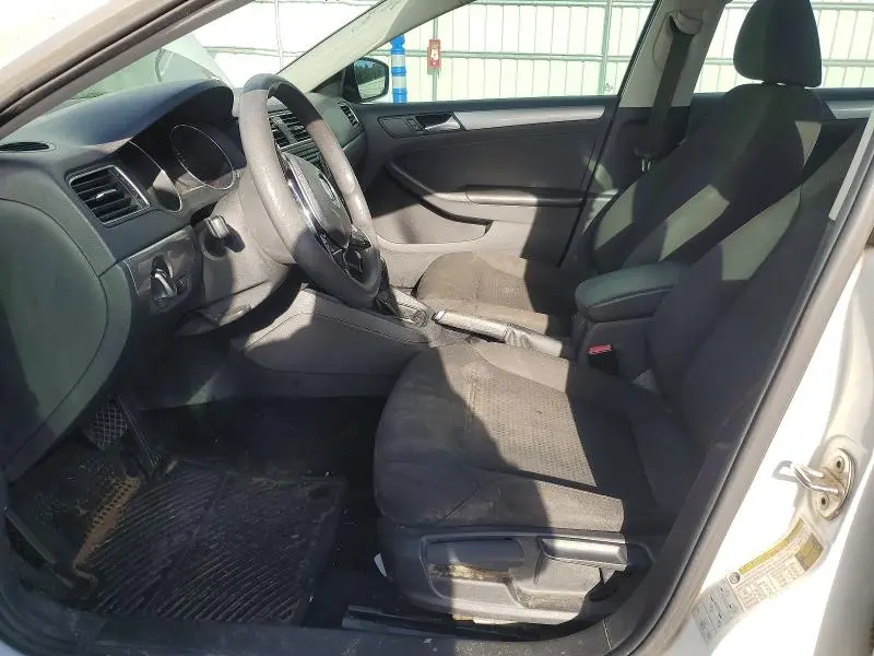 2016 VOLKSWAGEN JETTA SE  