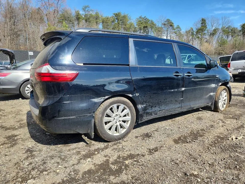 2017 TOYOTA SIENNA XLE 7-PASSENGER  