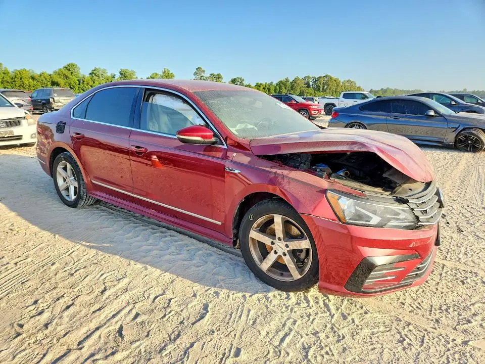 2017 VOLKSWAGEN PASSAT R-LINE  