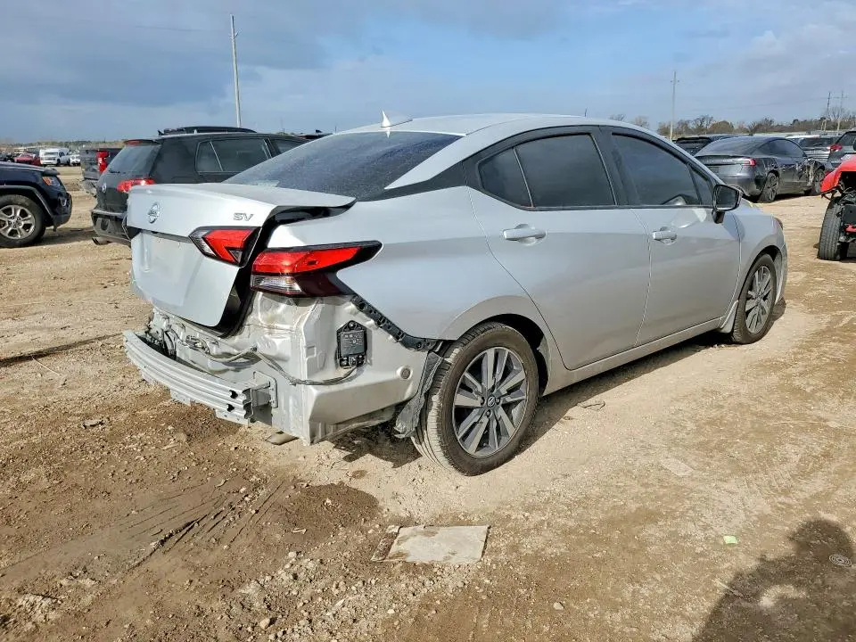 2020 NISSAN VERSA SV  