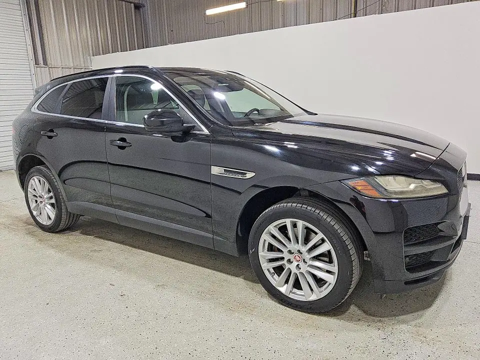 2019 JAGUAR F-PACE PRESTIGE  