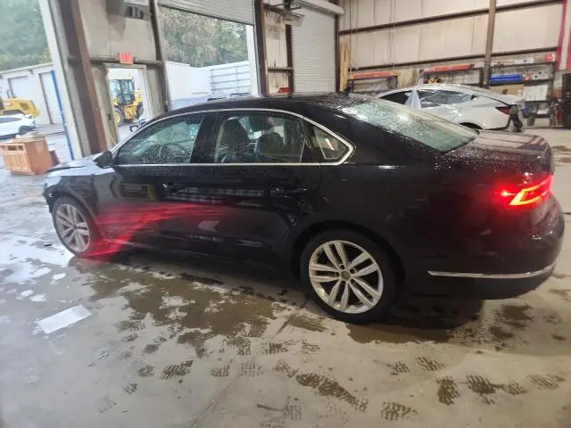 2018 VOLKSWAGEN PASSAT SE  