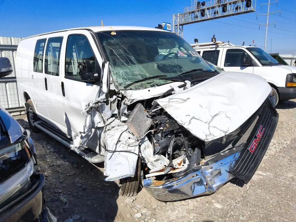 2025 GMC SAVANA G2500  