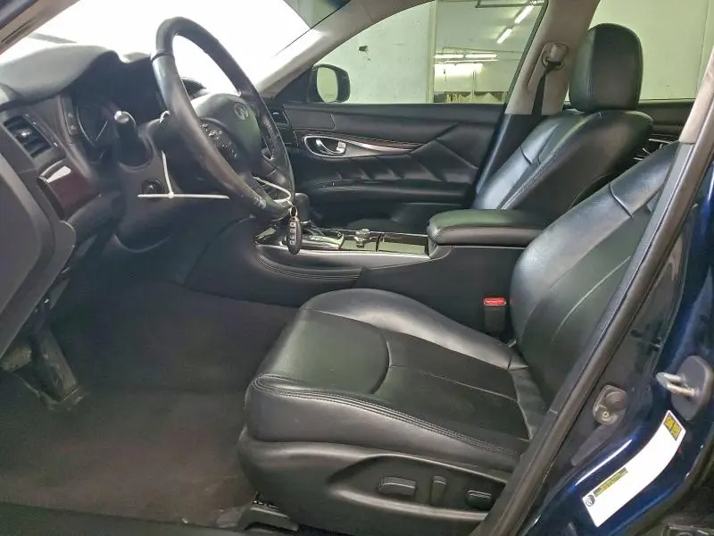 2016 INFINITI Q70L 3.7  