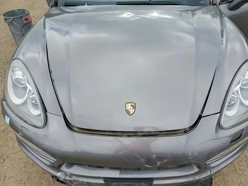 2013 PORSCHE CAYENNE   