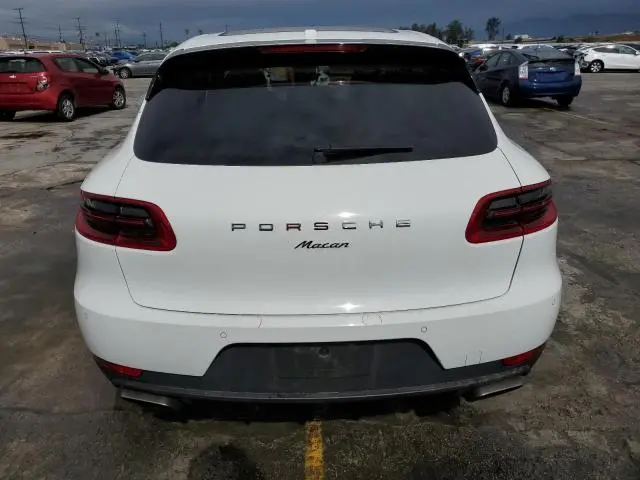 2017 PORSCHE MACAN   