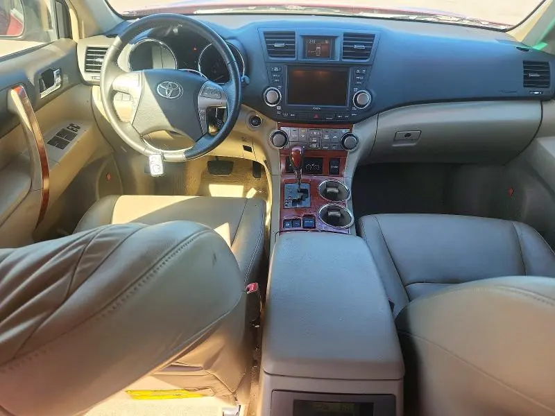 2010 TOYOTA HIGHLANDER LIMITED  