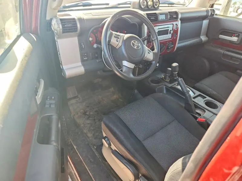 2011 TOYOTA FJ CRUISER BASE  