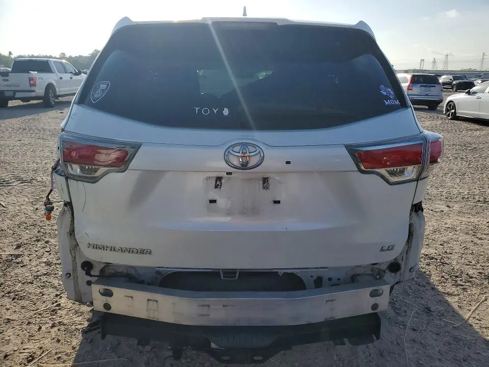 2016 TOYOTA HIGHLANDER LE PLUS  