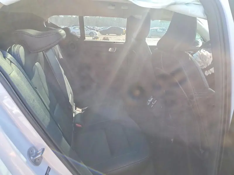 2024 VOLVO XC40 PLUS  