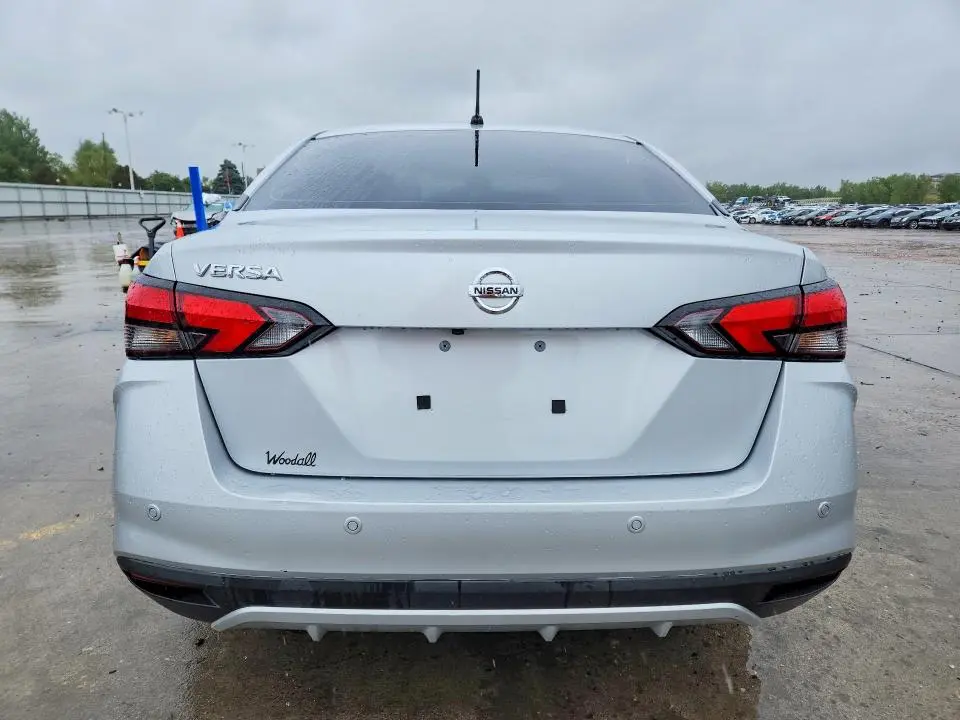 2021 NISSAN VERSA S  